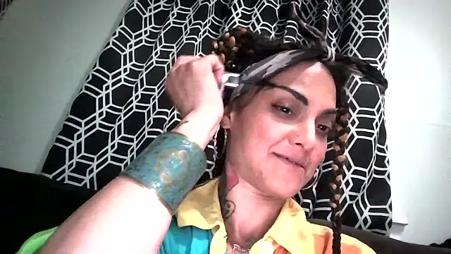 StripKi online show from October 2025 01:57:01 AM