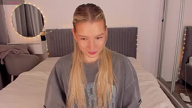 CassieRayss online show from April 2026 09:05:01 AM