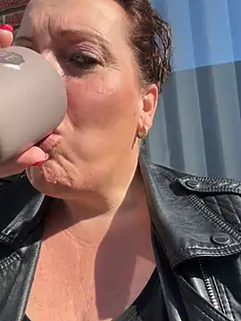 xsexycurvymilf online show from April 2026 08:43:01 AM