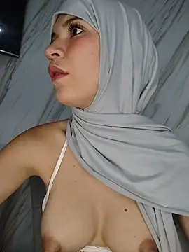 Snapshot of hanaa_18 chatting on February 2026 08:35:02 AM hanaa 18 online show from February 2026 08:35:02 AM