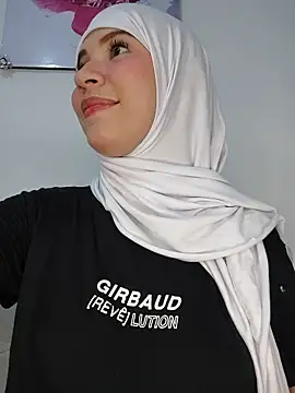 Snapshot of hanaa_18 chatting on February 2026 04:52:02 AM hanaa 18 online show from February 2026 04:52:02 AM