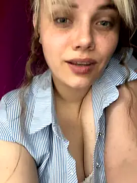 Snapshot of Juuice chatting on September 2025 08:32:02 PM Juuice online show from September 2025 08:32:02 PM