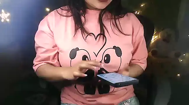 Snapshot of _Redwine_ chatting on February 2025 10:44:02 AM Redwine online show from February 2025 10:44:02 AM