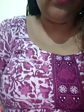 Snapshot of _Redwine_ chatting on February 2025 07:32:02 PM Redwine online show from February 2025 07:32:02 PM