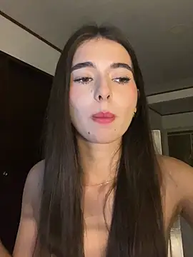 Snapshot of Coralinee_01 chatting on May 2026 01:57:16 AM Coralinee 01 online show from May 2026 01:57:16 AM