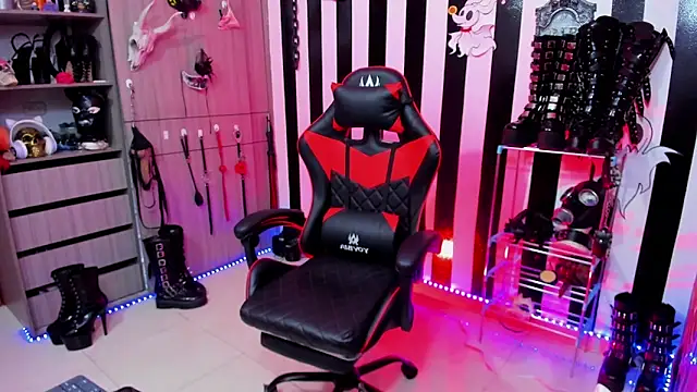 daven56 online show from February 2025 04:31:02 PM