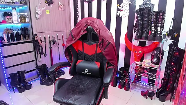 daven56 online show from September 2025 01:45:01 PM