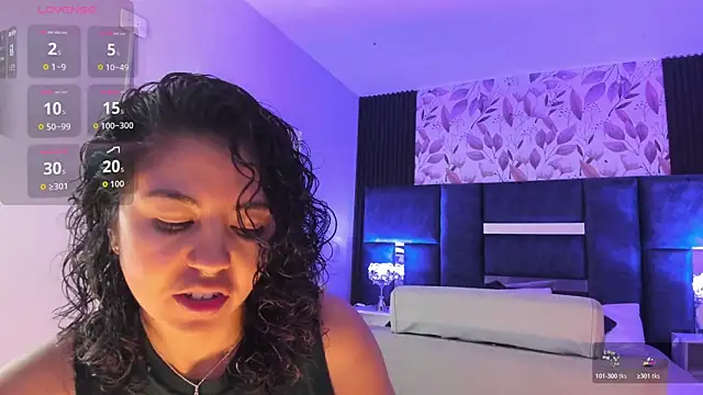 Amareto  online show from November 2025 10:25:02 AM