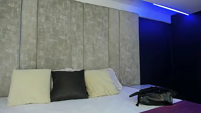 Amareto  online show from April 2026 09:26:01 AM