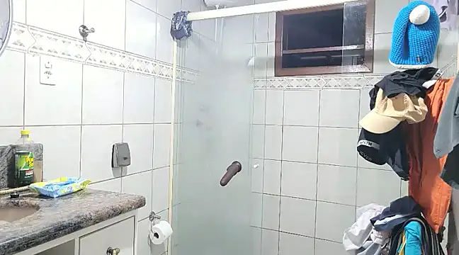 Snapshot of Luksmen chatting on December 2024 04:11:01 AM Luksmen online show from December 2024 04:11:01 AM