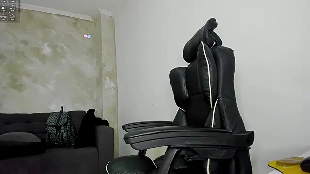 deyy madissonn online show from April 2026 08:37:01 PM