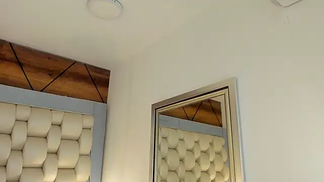 Snapshot of Helleamazing chatting on September 2025 04:56:01 AM Helleamazing online show from September 2025 04:56:01 AM