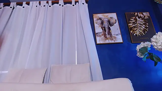 AleezaFrench online show from December 2024 01:43:02 PM