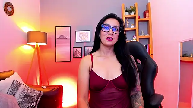 kira moon   online show from April 2026 09:04:02 PM