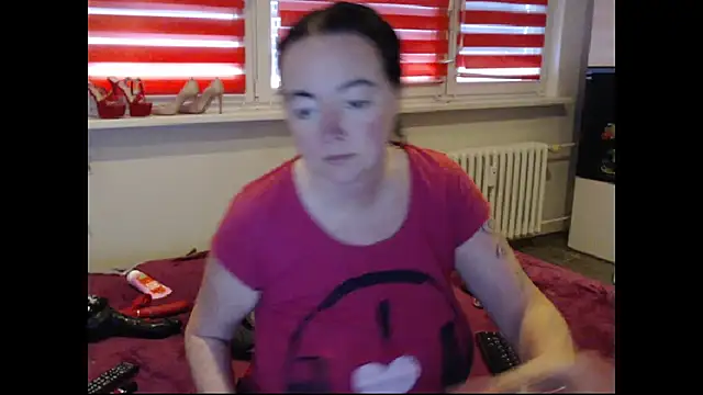 Snapshot of Alexie33 chatting on April 2026 06:36:01 AM Alexie33 online show from April 2026 06:36:01 AM