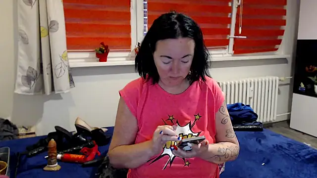 Snapshot of Alexie33 chatting on May 2026 08:10:01 AM Alexie33 online show from May 2026 08:10:01 AM