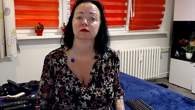 Snapshot of Alexie33 chatting on June 2026 07:43:01 AM Alexie33 online show from June 2026 07:43:01 AM