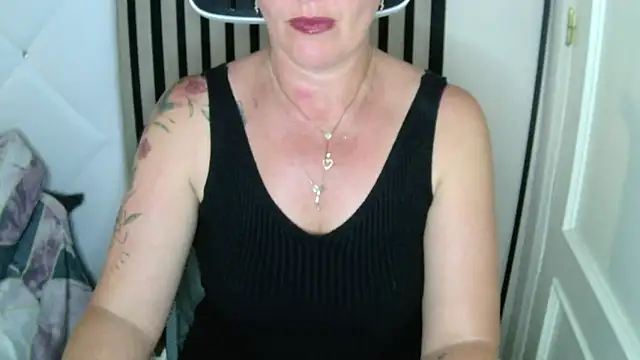 xxNoeliaxx online show from October 2025 02:54:01 PM