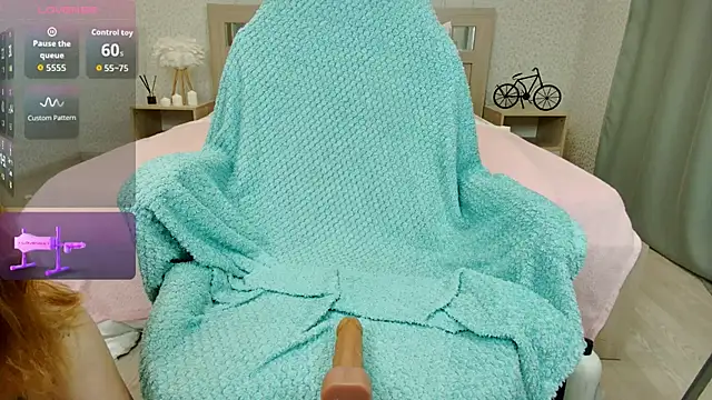 oliviiaa online show from October 2025 12:28:02 AM