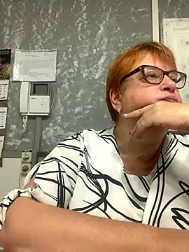 Klio5678 online show from November 2025 01:43:02 PM