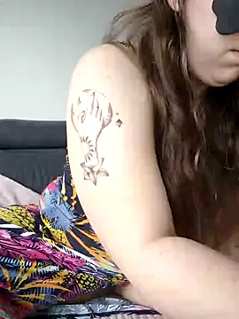 FrancaiseLynne online show from January 2025 09:44:02 AM