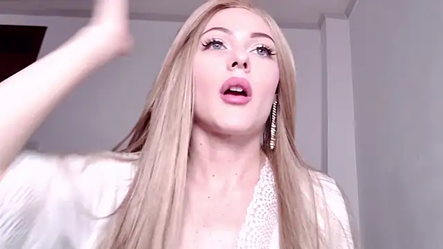 caarlywhitee online show from March 2026 01:33:02 AM