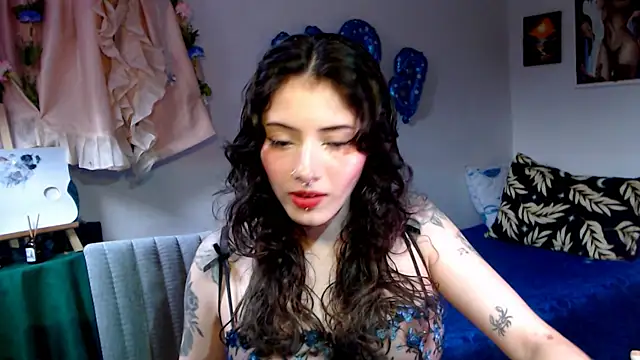 Snapshot of LiliJones_ chatting on May 2026 10:04:02 PM LiliJones online show from May 2026 10:04:02 PM