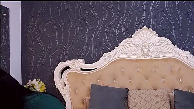 Snapshot of Lauren_Saint chatting on September 2025 03:03:02 PM Lauren Saint online show from September 2025 03:03:02 PM