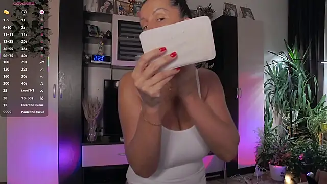 SheilaRyan online show from April 2026 04:55:01 AM