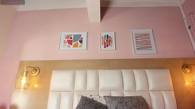 Dollar-girl online show from March 2025 11:50:01 AM