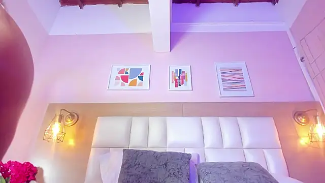 Dollar-girl online show from March 2025 06:11:01 PM