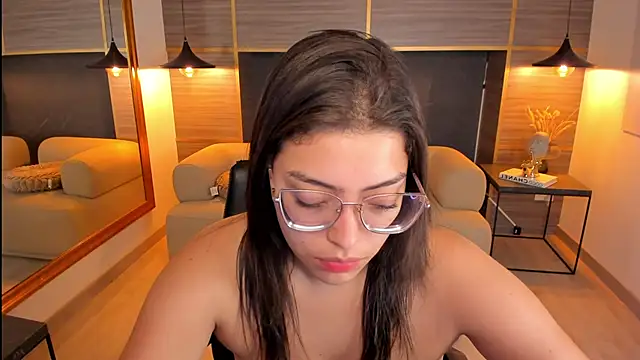 Snapshot of Dollar-girl chatting on April 2026 06:10:01 PM Dollar-girl online show from April 2026 06:10:01 PM