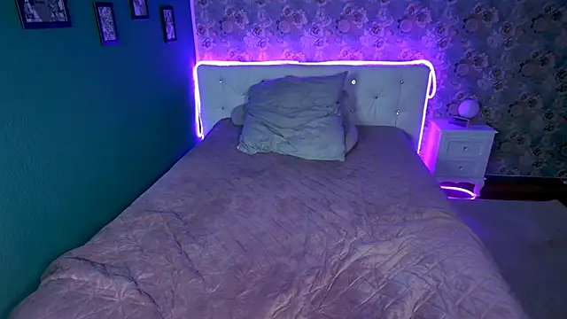 Snapshot of EmilyDiazofficial chatting on February 2026 04:00:02 PM EmilyDiazofficial online show from February 2026 04:00:02 PM