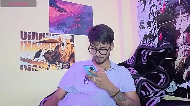 Snapshot of just_fucks chatting on March 2026 07:47:01 PM just fucks online show from March 2026 07:47:01 PM