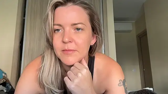 naughtyhollyxxxx online show from September 2025 09:36:02 AM