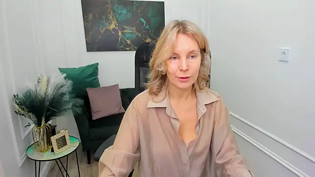 Sinty Devis online show from April 2026 04:32:01 AM