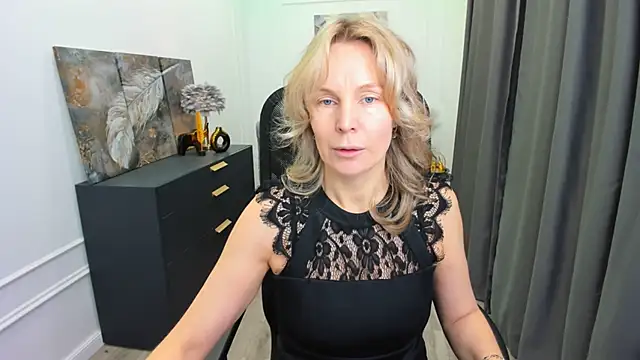 Sinty Devis online show from April 2026 04:35:02 AM