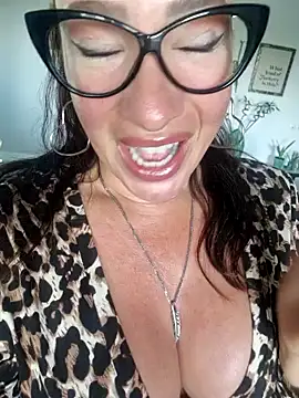 Snapshot of TheGoddessBianca chatting on December 2024 08:09:01 AM TheGoddessBianca online show from December 2024 08:09:01 AM