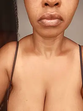 Snapshot of boobsnipplian chatting on May 2026 04:50:01 AM boobsnipplian online show from May 2026 04:50:01 AM