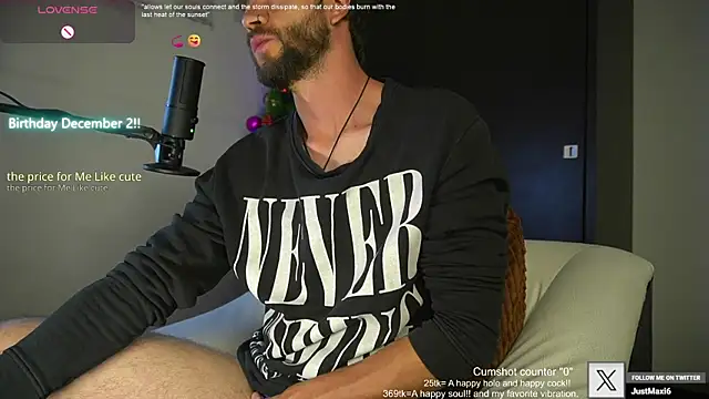 just maxii online show from December 2024 09:37:01 PM