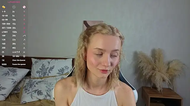 IdaValenti online show from October 2025 11:03:02 PM