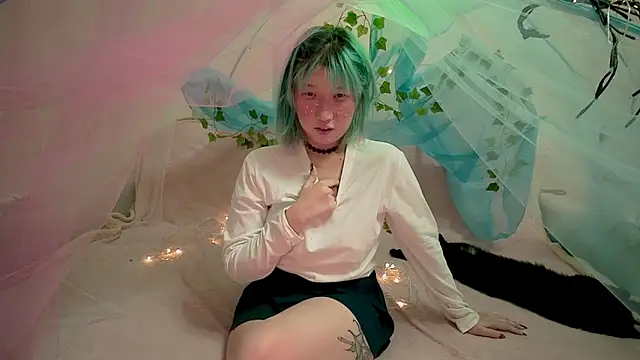 Snapshot of Akemilun chatting on October 2025 06:47:01 PM Akemilun online show from October 2025 06:47:01 PM