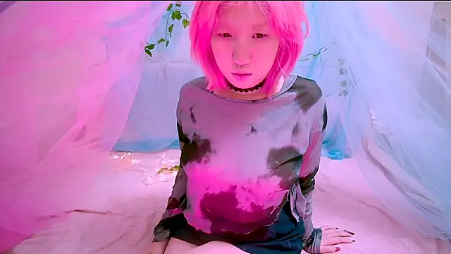 Snapshot of Akemilun chatting on November 2025 04:18:02 PM Akemilun online show from November 2025 04:18:02 PM