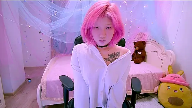 Snapshot of Akemilun chatting on November 2025 08:07:01 PM Akemilun online show from November 2025 08:07:01 PM