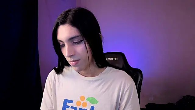 Snapshot of angelitofemboy chatting on May 2026 10:12:02 AM angelitofemboy online show from May 2026 10:12:02 AM