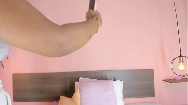 samanta joness online show from April 2026 07:42:01 AM