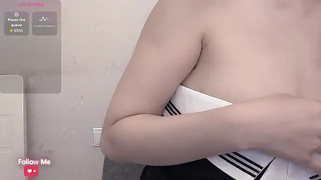 qiqi-- online show from June 2026 06:00:02 AM