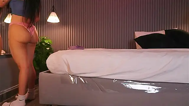 EriKlein online show from April 2026 08:25:02 PM