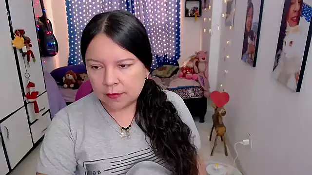 claryssa  online show from February 2026 04:47:02 PM