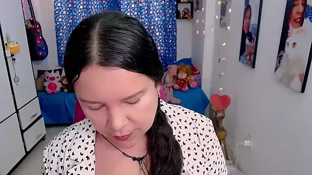 claryssa  online show from March 2026 06:00:01 PM